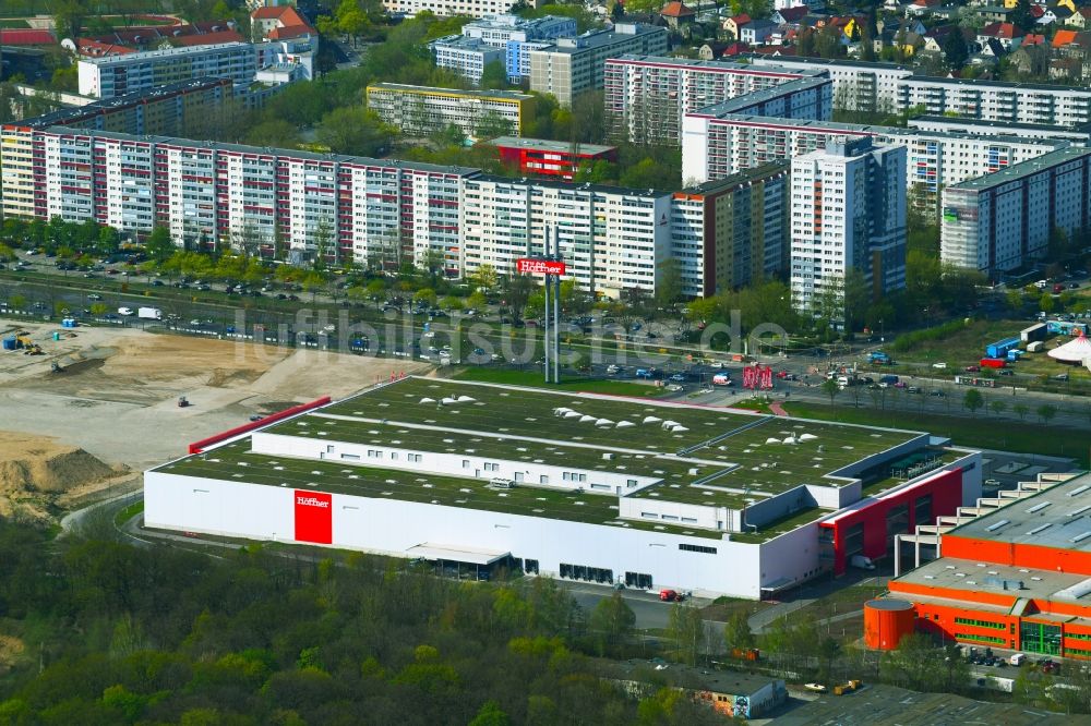 Luftbild Berlin - Gebäude des Einkaufszentrum an der Landsberger Allee in Berlin Lichtenberg im Bundesland Berlin, Deutschland