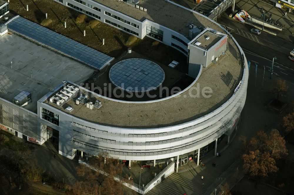 Luftaufnahme Frankfurt (Oder) - Gebäude des Einkaufszentrum Lennèpassage an der Karl-Marx-Straße Ecke Heilbronner Straße in Frankfurt (Oder) im Bundesland Brandenburg