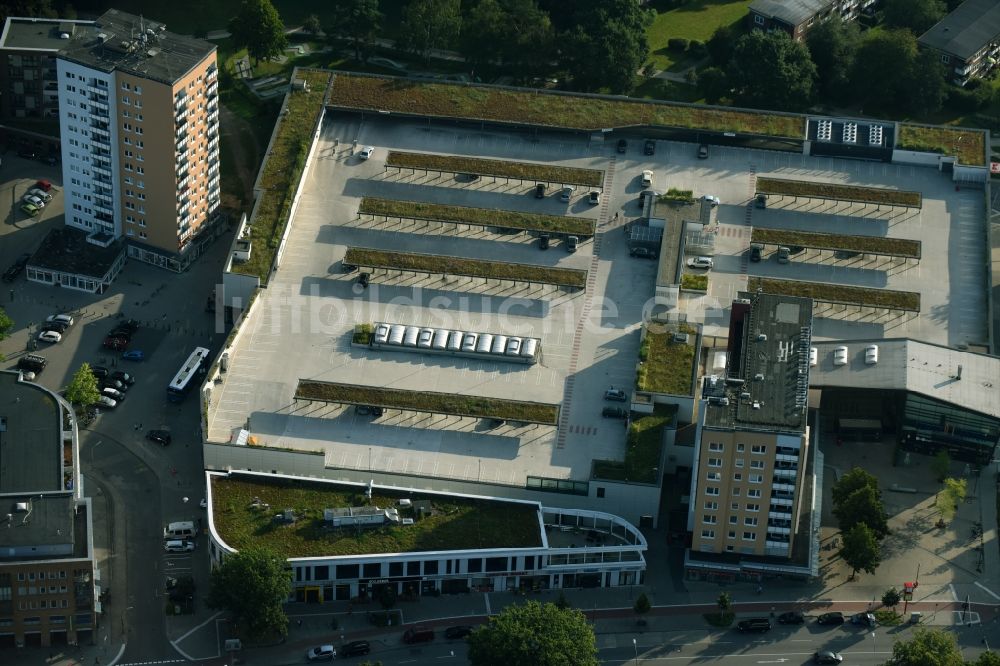 Hamburg aus der Vogelperspektive: Gebäude des Einkaufszentrum Lurup-Center in Hamburg