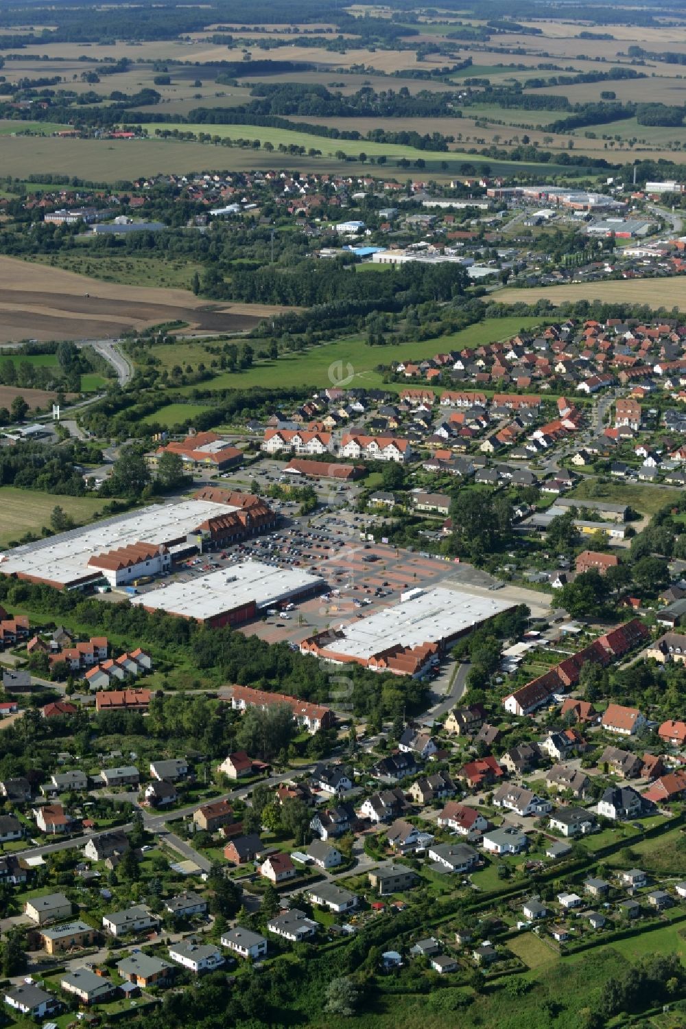 Wismar von oben - Gebäude des Einkaufszentrum Marktkauf-Center in Wismar im Bundesland Mecklenburg-Vorpommern