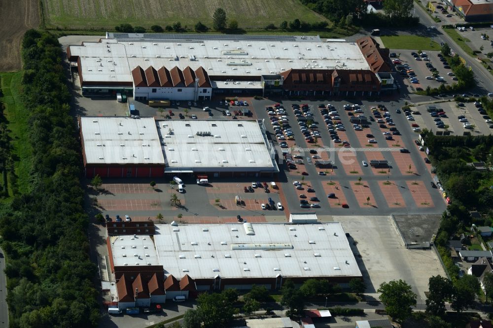 Luftaufnahme Wismar - Gebäude des Einkaufszentrum Marktkauf-Center in Wismar im Bundesland Mecklenburg-Vorpommern