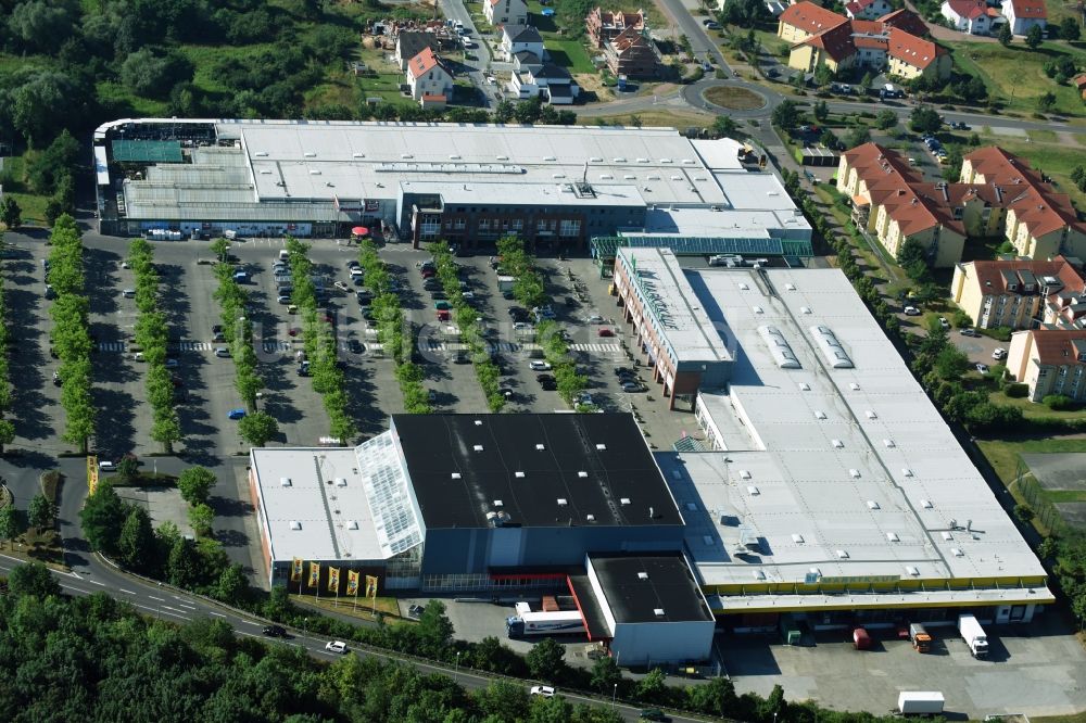 Markkleeberg aus der Vogelperspektive: Gebäude des Einkaufszentrum Marktkauf Markkleeberg Städtelner Straße in Markkleeberg im Bundesland Sachsen