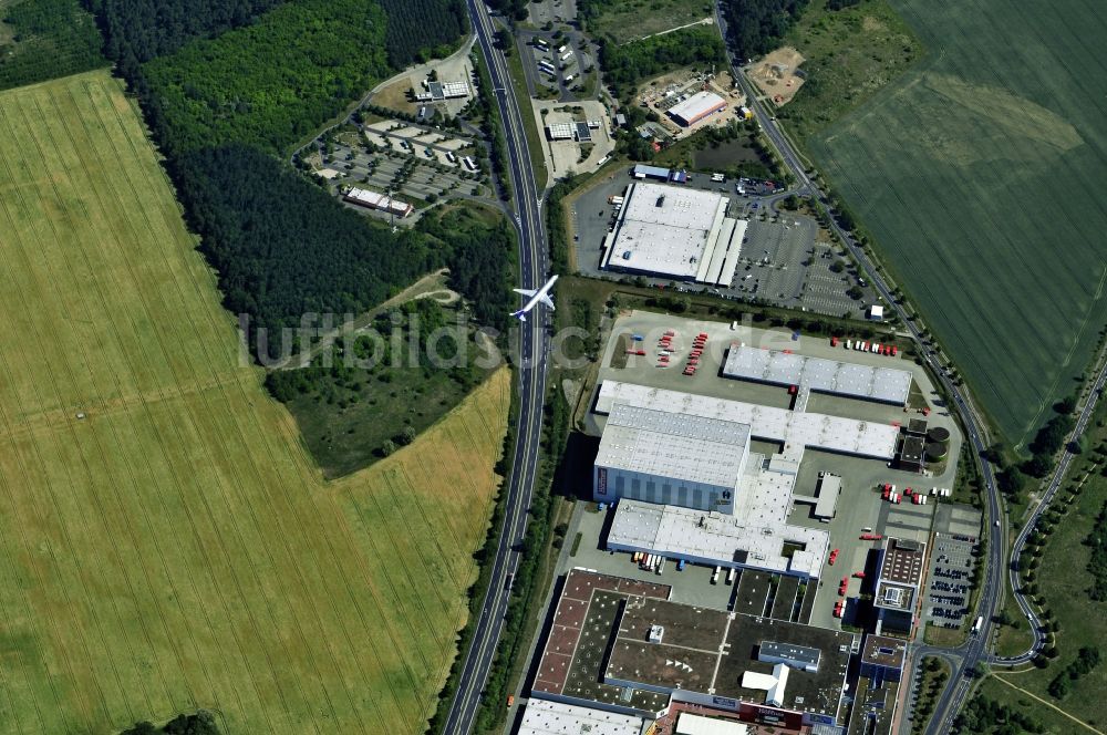 Luftbild Waltersdorf - Gebäude des Einkaufszentrum Möbelhaus Höffner in Waltersdorf im Bundesland Brandenburg