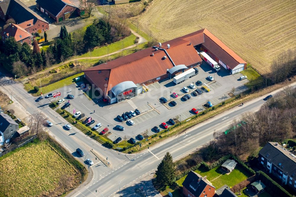 Bottrop aus der Vogelperspektive: Gebäude des Einkaufszentrum Michael Brücken Kaufpark GmbH & Co OHG in Bottrop im Bundesland Nordrhein-Westfalen