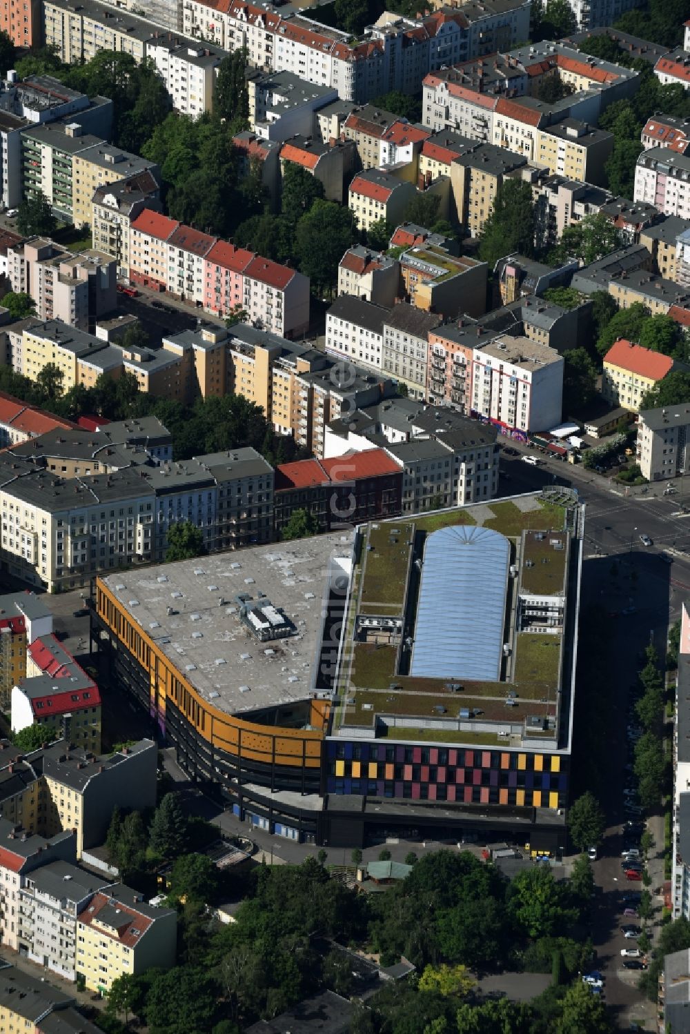 Luftbild Berlin - Gebäude des Einkaufszentrum MOA Bogen an der Stephanstraße in Berlin