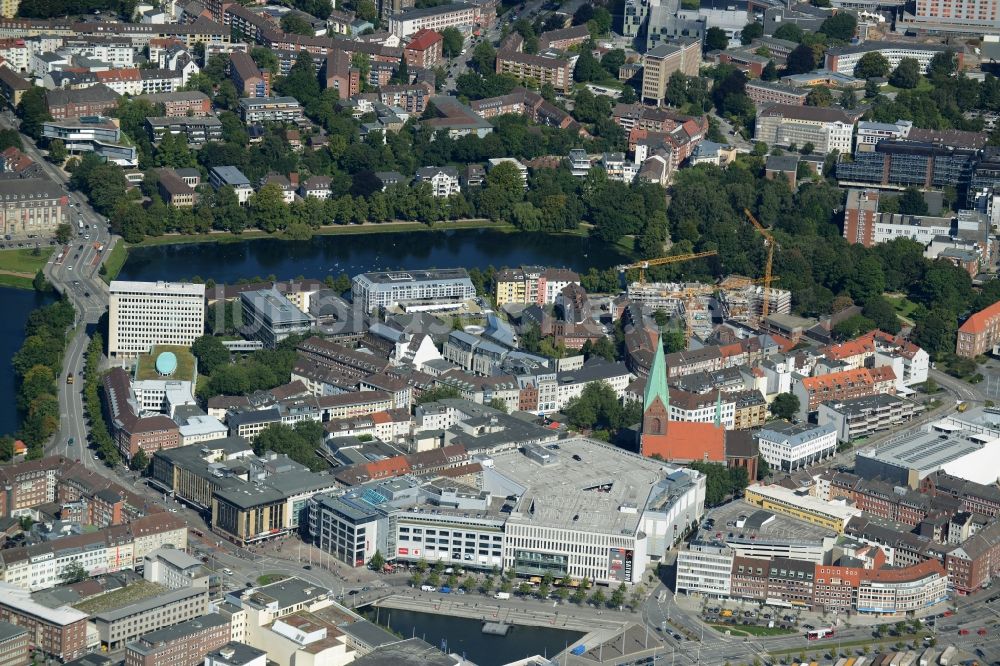 Luftaufnahme Kiel - Gebäude des Einkaufszentrum Nordlicht in Kiel im Bundesland Schleswig-Holstein