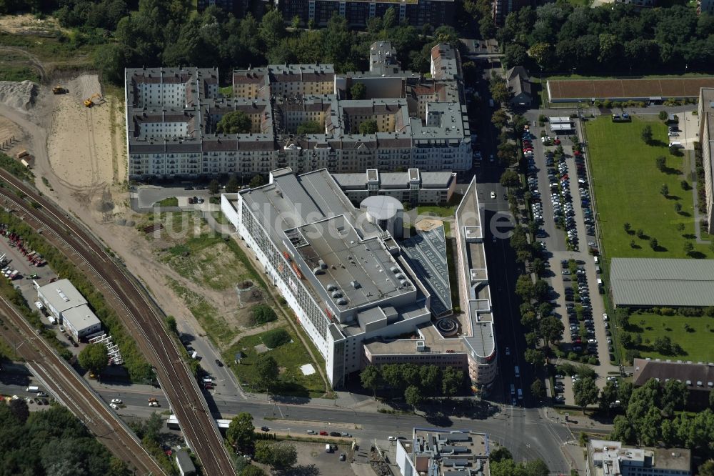 Luftaufnahme Berlin - Gebäude des Einkaufszentrum Park Center Treptow in Berlin