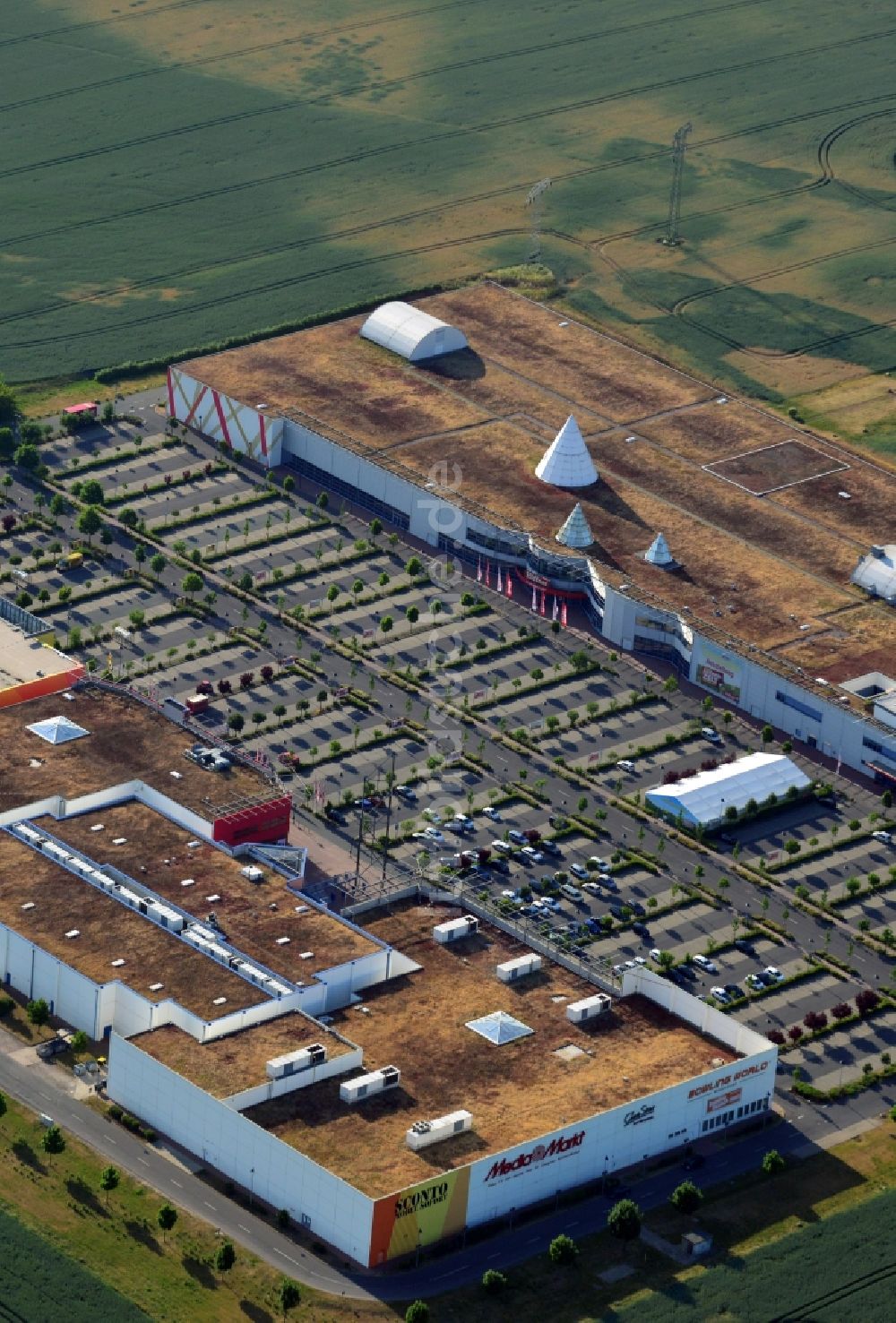 Magdeburg von oben - Gebäude des Einkaufszentrum Am Pfahlberg in Magdeburg im Bundesland Sachsen-Anhalt