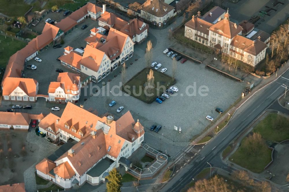 Luftaufnahme Senftenberg - Gebäude des Einkaufszentrum am Platz des Friedens in Senftenberg im Bundesland Brandenburg