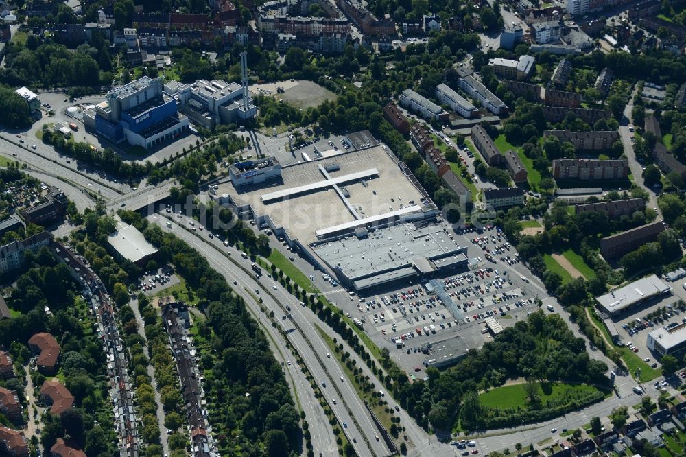 Luftaufnahme Kiel - Gebäude des Einkaufszentrum Plaza Center in Kiel im Bundesland Schleswig-Holstein