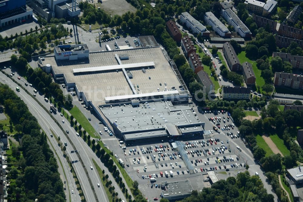 Kiel von oben - Gebäude des Einkaufszentrum Plaza Center in Kiel im Bundesland Schleswig-Holstein