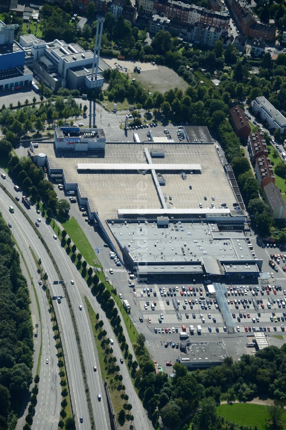 Kiel aus der Vogelperspektive: Gebäude des Einkaufszentrum Plaza Center in Kiel im Bundesland Schleswig-Holstein