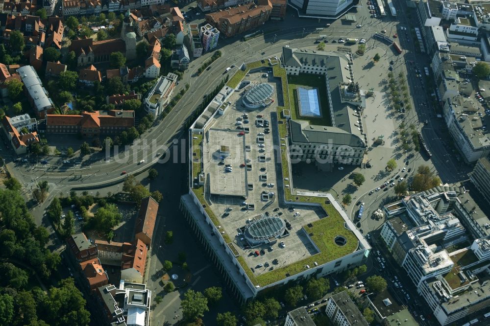 Luftaufnahme Braunschweig - Gebäude des Einkaufszentrum Schloss-Arkaden Braunschweig am Ritterbrunnen in der Altstadt in Braunschweig im Bundesland Niedersachsen