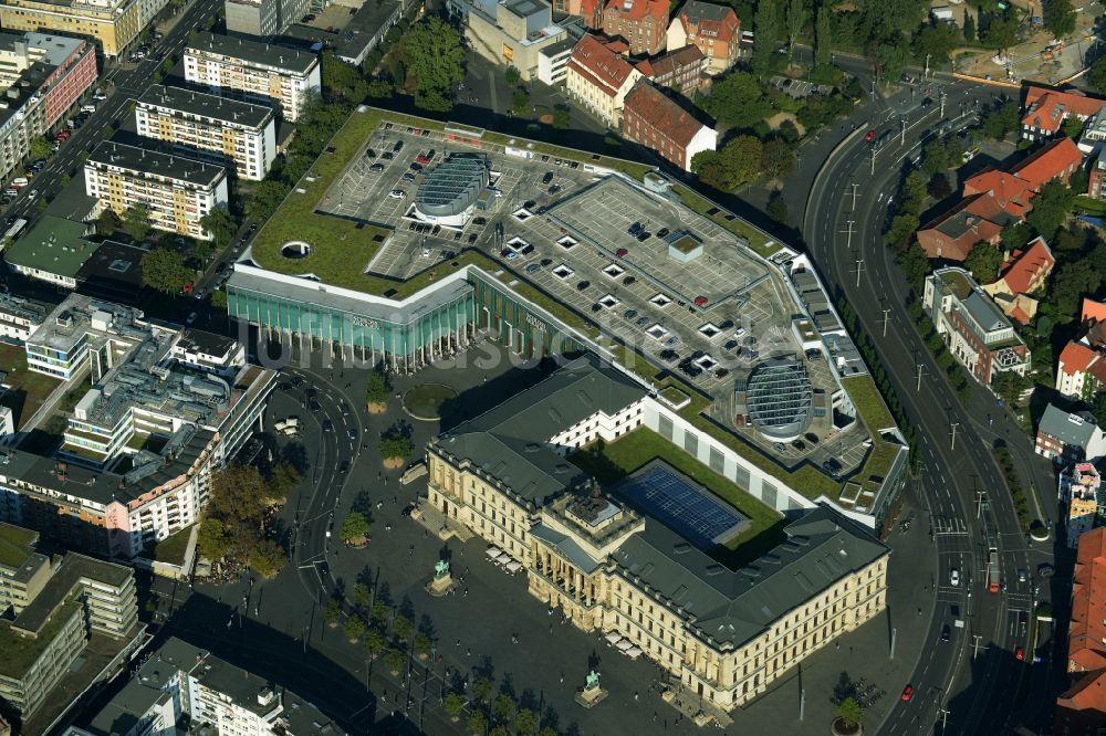 Braunschweig aus der Vogelperspektive: Gebäude des Einkaufszentrum Schloss-Arkaden Braunschweig am Ritterbrunnen in der Altstadt in Braunschweig im Bundesland Niedersachsen