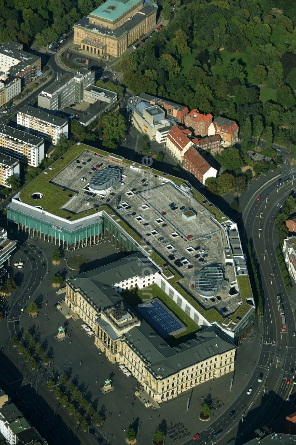 Luftaufnahme Braunschweig - Gebäude des Einkaufszentrum Schloss-Arkaden Braunschweig am Ritterbrunnen in der Altstadt in Braunschweig im Bundesland Niedersachsen