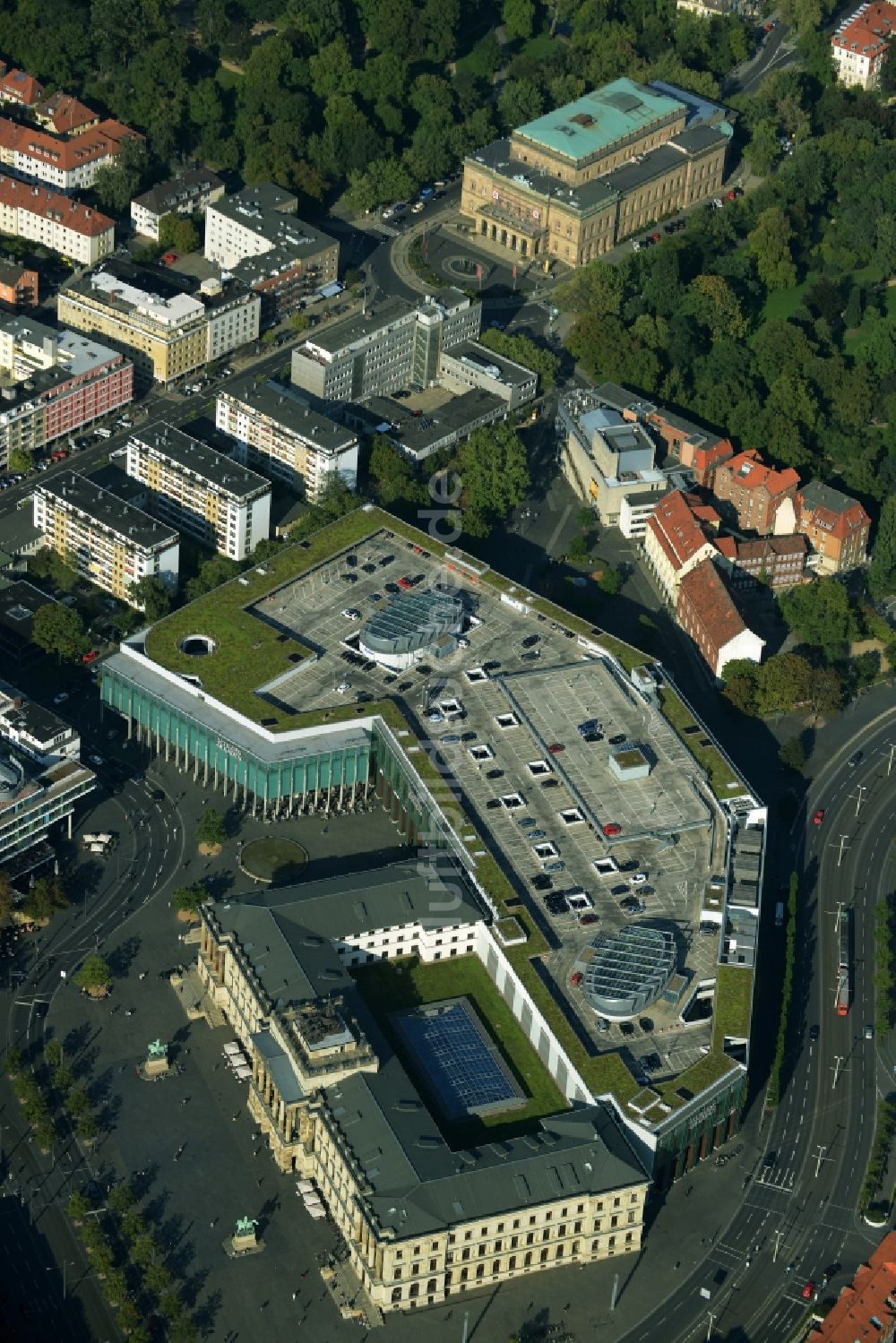 Braunschweig von oben - Gebäude des Einkaufszentrum Schloss-Arkaden Braunschweig am Ritterbrunnen in der Altstadt in Braunschweig im Bundesland Niedersachsen