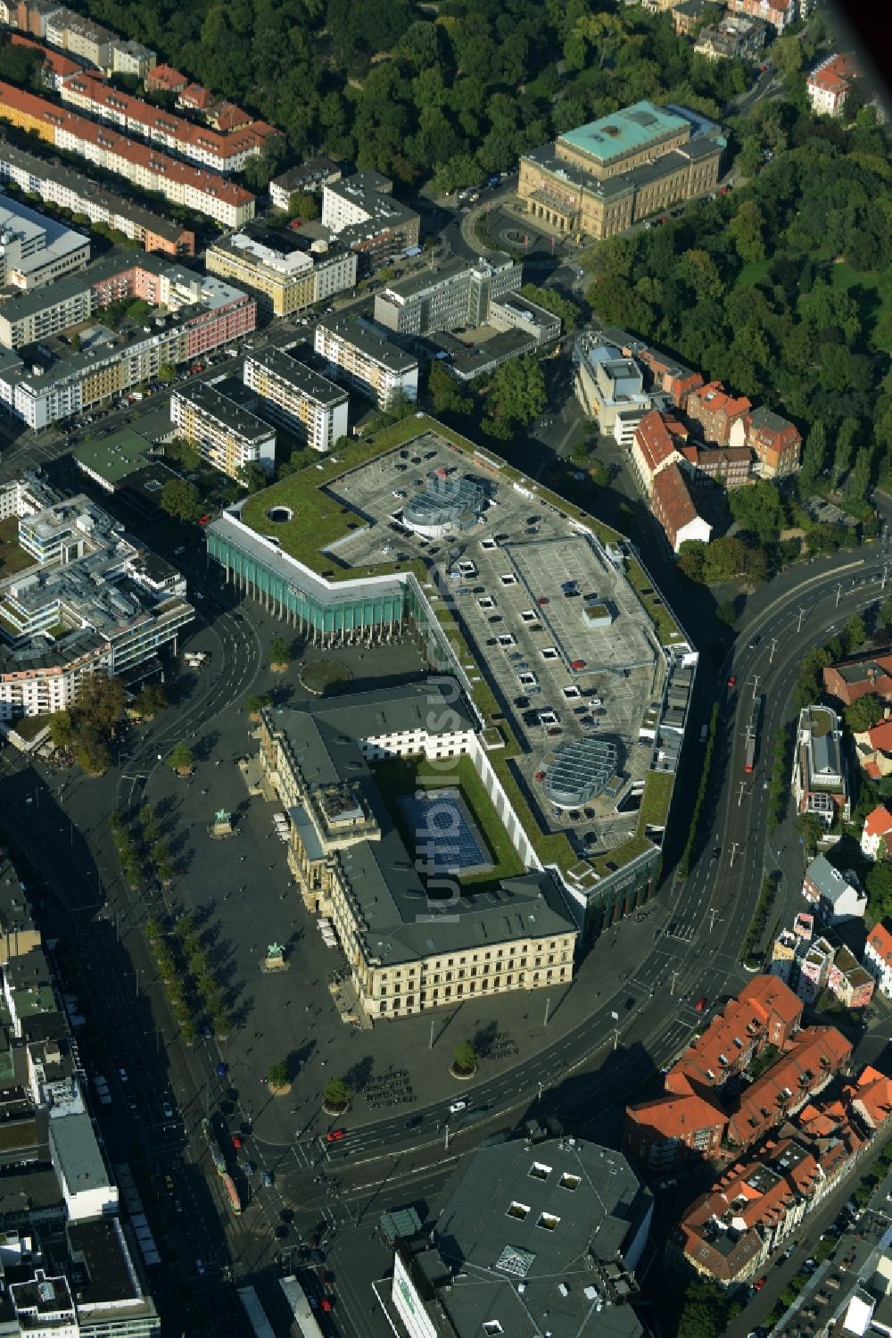 Braunschweig aus der Vogelperspektive: Gebäude des Einkaufszentrum Schloss-Arkaden Braunschweig am Ritterbrunnen in der Altstadt in Braunschweig im Bundesland Niedersachsen