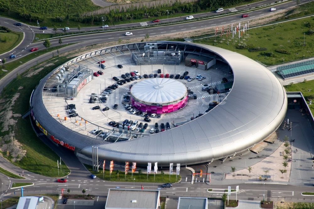 Luftaufnahme Baden-Baden - Gebäude des Einkaufszentrum Shopping Cite in Baden-Baden im Bundesland Baden-Württemberg