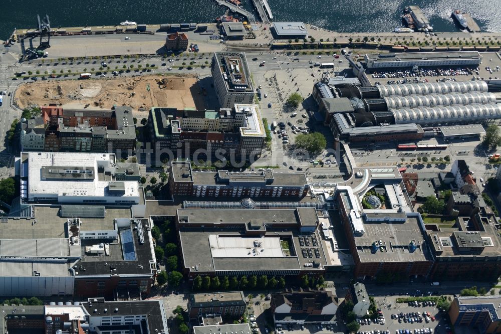 Kiel von oben - Gebäude des Einkaufszentrum Sophienhof der ECE in Kiel im Bundesland Schleswig-Holstein