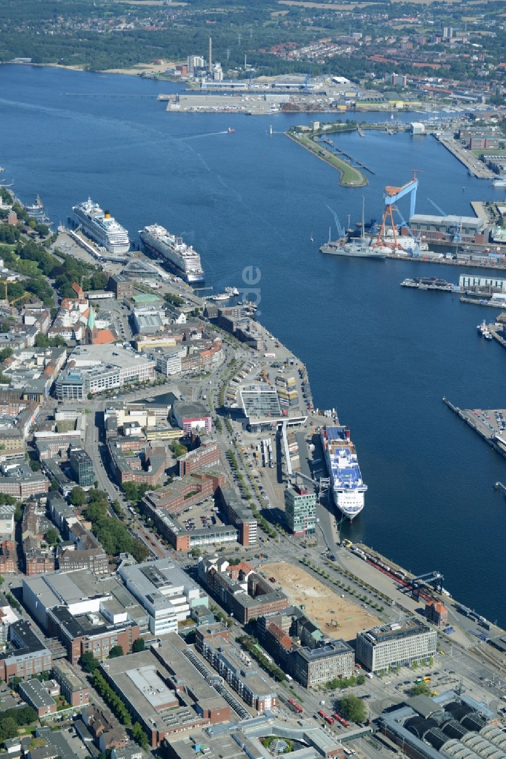 Kiel von oben - Gebäude des Einkaufszentrum Sophienhof der ECE in Kiel im Bundesland Schleswig-Holstein