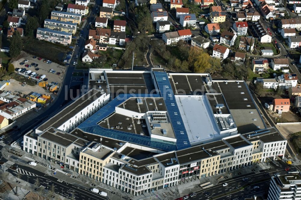 Neumarkt in der Oberpfalz aus der Vogelperspektive: Gebäude des Einkaufszentrum Stadtquartier „NeuerMarkt” in Neumarkt in der Oberpfalz im Bundesland Bayern