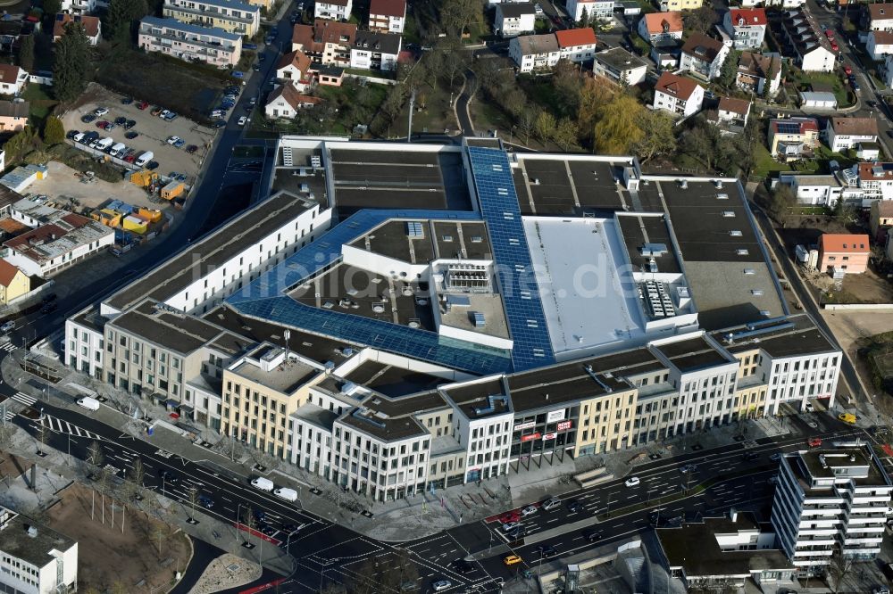 Luftbild Neumarkt in der Oberpfalz - Gebäude des Einkaufszentrum Stadtquartier „NeuerMarkt” in Neumarkt in der Oberpfalz im Bundesland Bayern