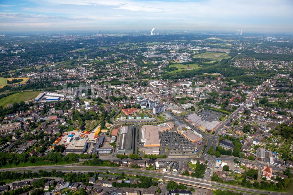 Oberhausen aus der Vogelperspektive: Gebäude des Einkaufszentrum Sterkrader Tor in Oberhausen im Bundesland Nordrhein-Westfalen