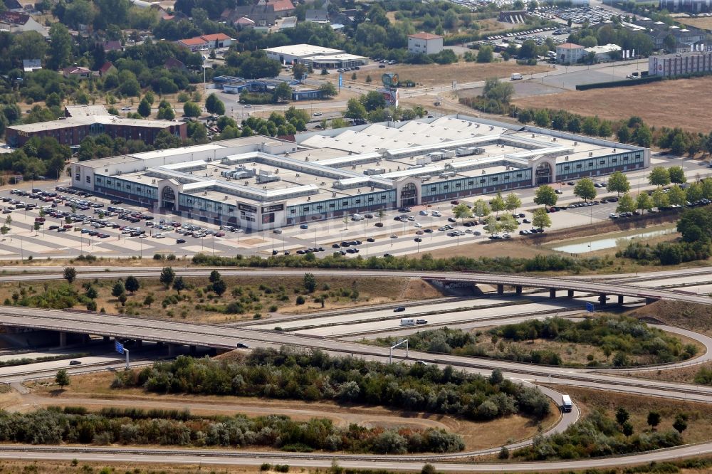 Brehna aus der Vogelperspektive: Gebäude des Einkaufszentrum The Style Outlets am Thiemendorfer Mark im Ortsteil Brehna in Sandersdorf-Brehna im Bundesland Sachsen-Anhalt