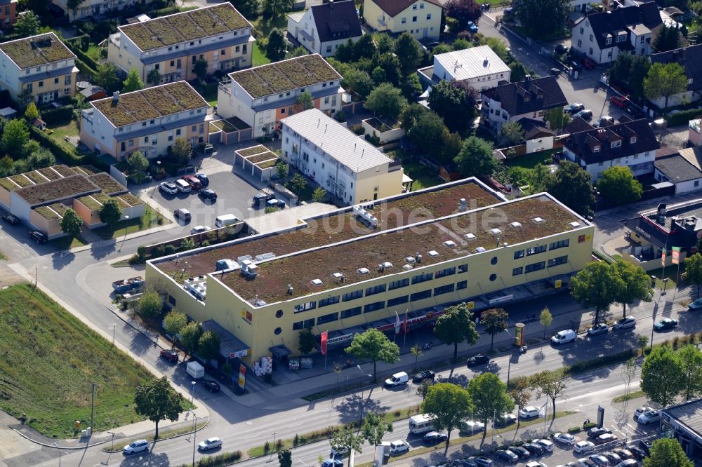 Luftaufnahme München - Gebäude des Einkaufszentrum an der Wasserburger Landstraße in München im Bundesland Bayern