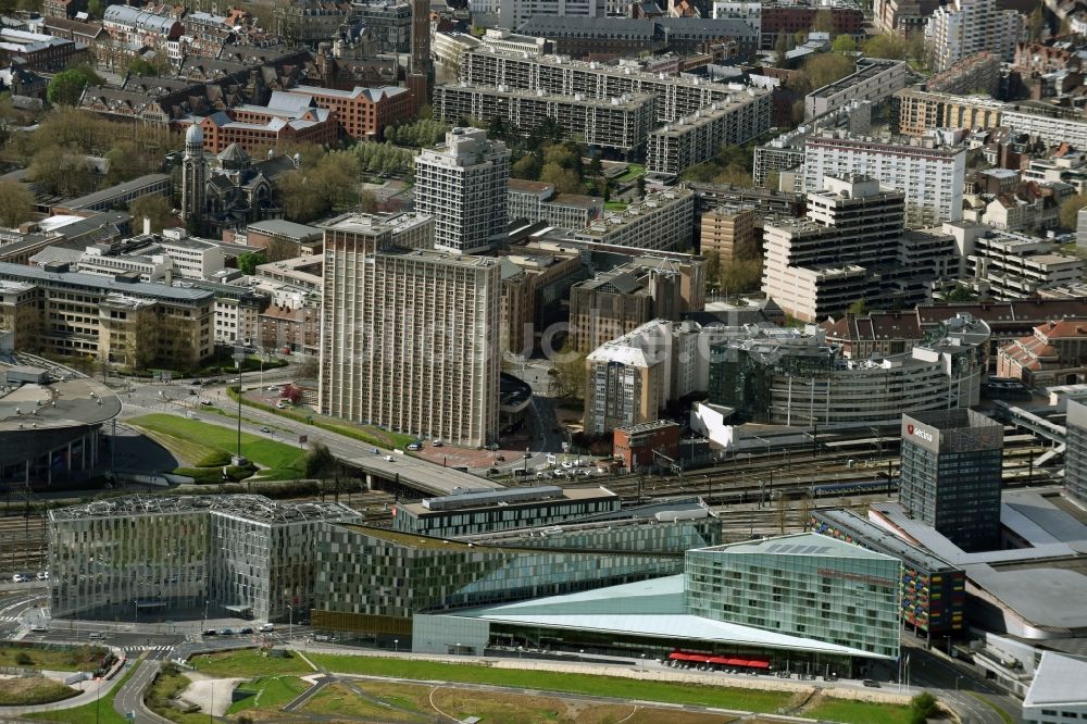 Luftaufnahme Lille - Gebäude des Einkaufszentrum und Wohnkomplex Euralille zwischen Centre Commercial und der Avenue Willy Brandt in Lille in Nord-Pas-de-Calais Picardie, Frankreich