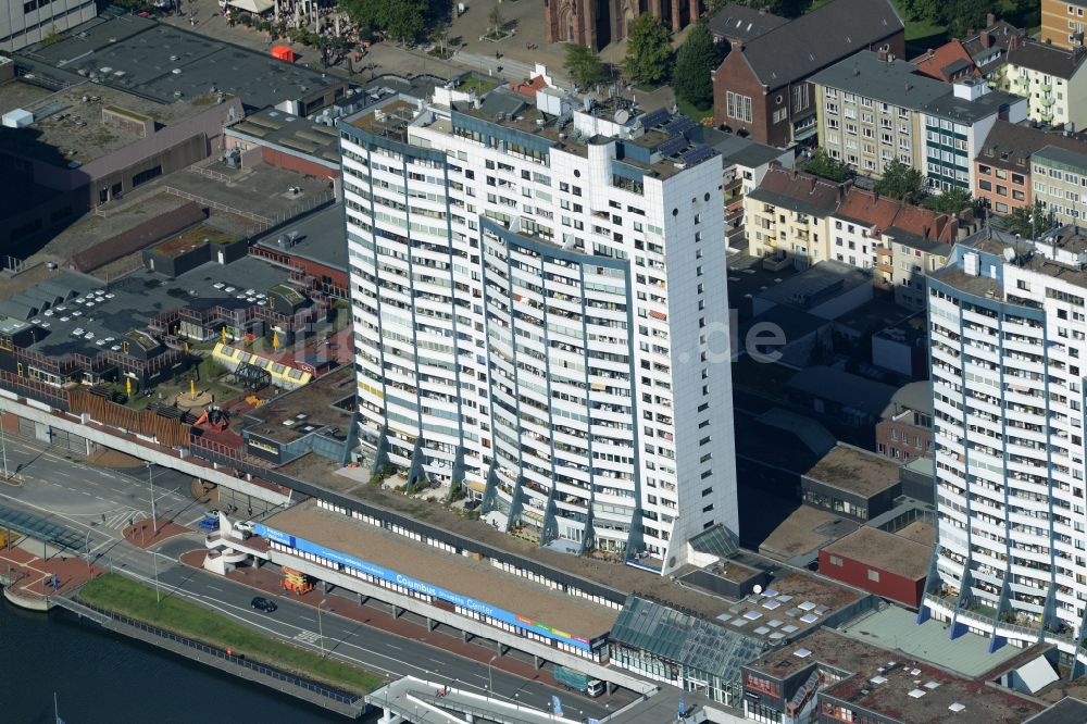 Bremerhaven von oben - Gebäude des Einkaufszentrums Columbus Shopping Center am Alten Hafen in Bremerhaven im Bundesland Bremen