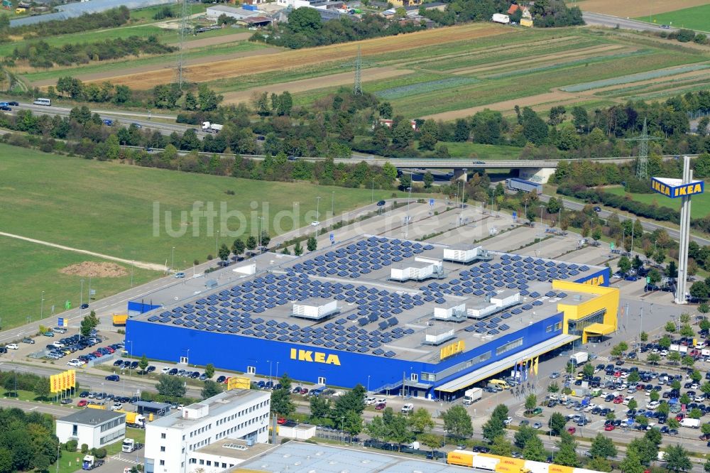 Gersthofen von oben - Gebäude des Einrichtungshaus - Möbelmarkt der IKEA Einrichtungshaus Augsburg in Gersthofen im Bundesland Bayern