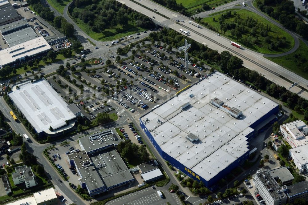 Burgwedel von oben - Gebäude des Einrichtungshaus - Möbelmarkt des IKEA Einrichtungshaus Hannover-Großburgwedel in Burgwedel im Bundesland Niedersachsen