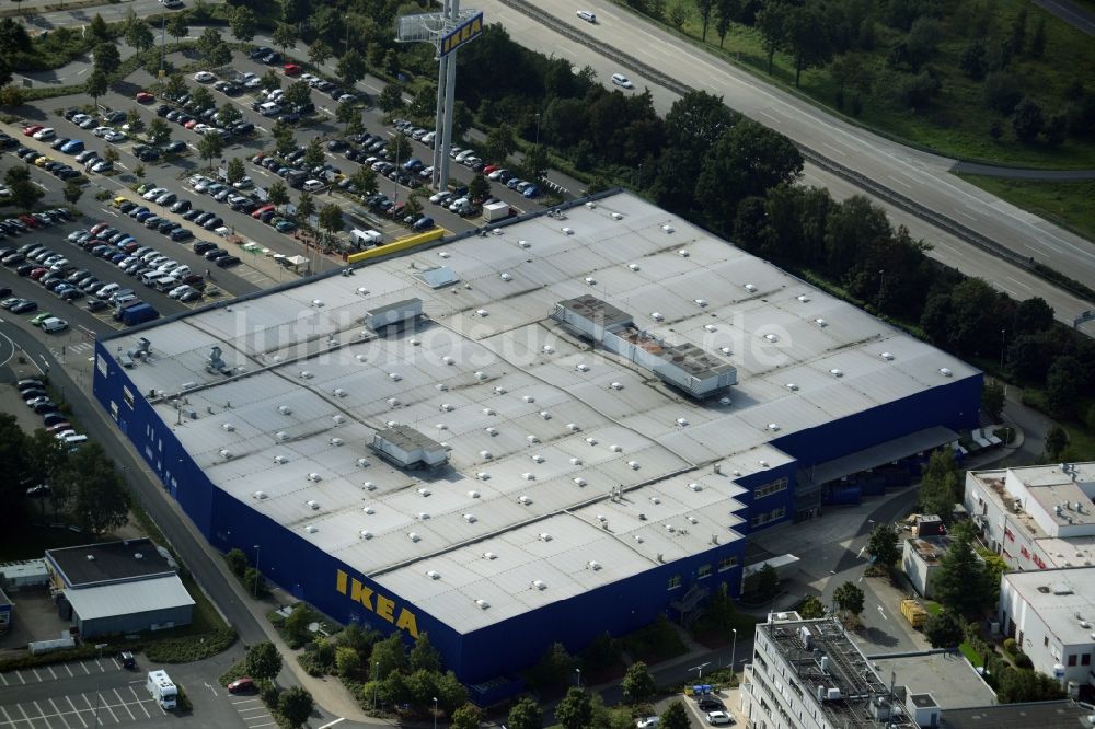 Burgwedel aus der Vogelperspektive: Gebäude des Einrichtungshaus - Möbelmarkt des IKEA Einrichtungshaus Hannover-Großburgwedel in Burgwedel im Bundesland Niedersachsen