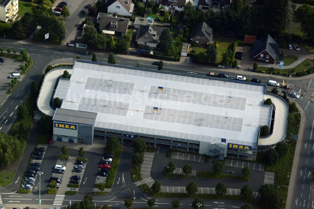 Burgwedel von oben - Gebäude des Einrichtungshaus - Möbelmarkt des IKEA Einrichtungshaus Hannover-Großburgwedel in Burgwedel im Bundesland Niedersachsen