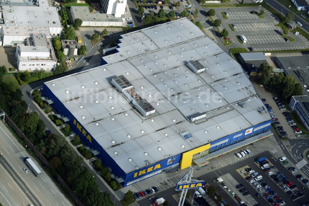 Burgwedel aus der Vogelperspektive: Gebäude des Einrichtungshaus - Möbelmarkt des IKEA Einrichtungshaus Hannover-Großburgwedel in Burgwedel im Bundesland Niedersachsen