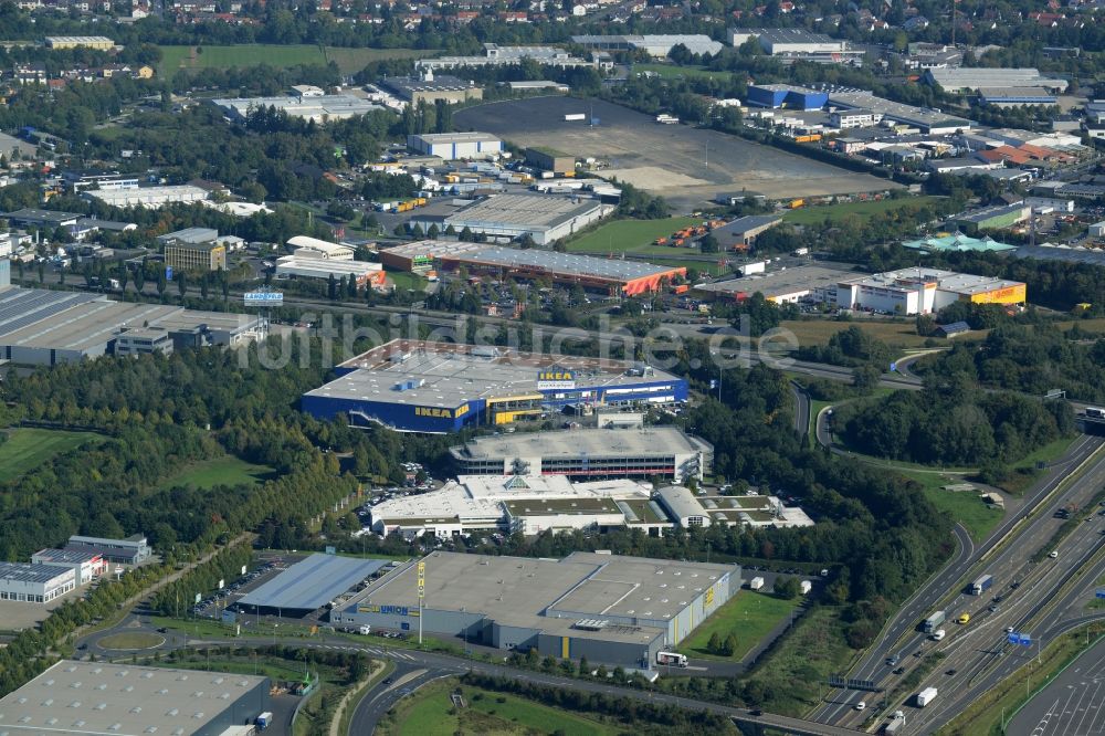 Kassel von oben - Gebäude des Einrichtungshaus - Möbelmarkt der IKEA Einrichtungshaus an der Heinrich-Hertz-Straße in Kassel im Bundesland Hessen