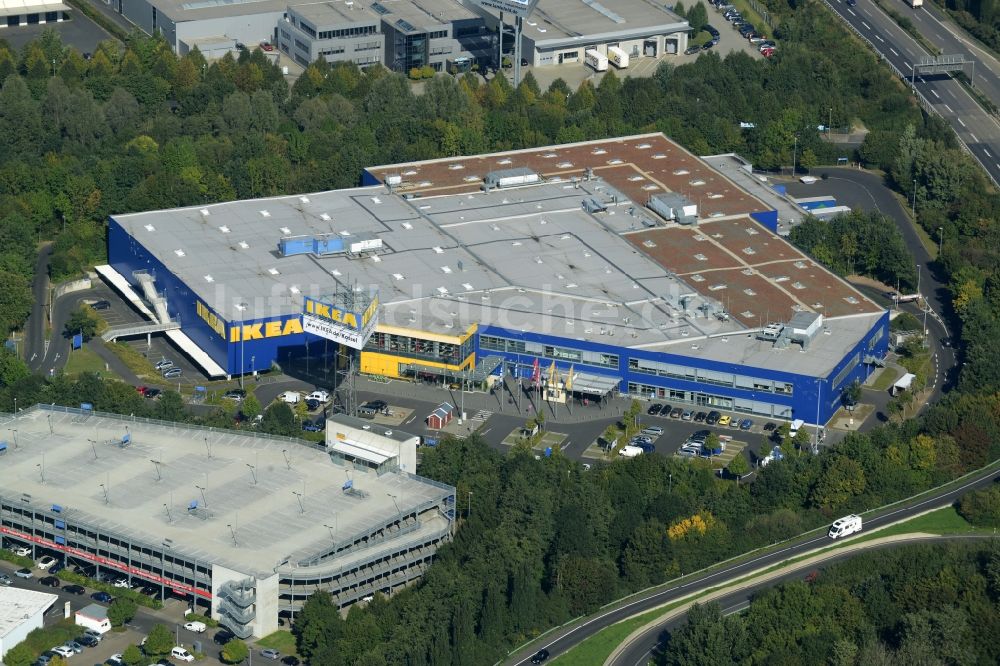 Kassel von oben - Gebäude des Einrichtungshaus - Möbelmarkt der IKEA Einrichtungshaus an der Heinrich-Hertz-Straße in Kassel im Bundesland Hessen