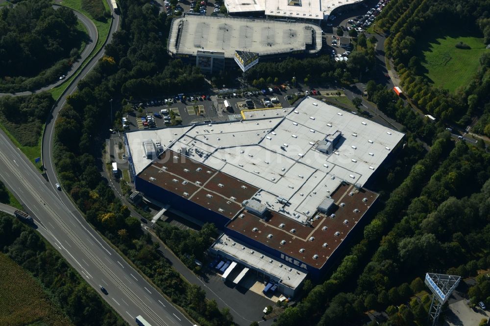 Kassel von oben - Gebäude des Einrichtungshaus - Möbelmarkt der IKEA Einrichtungshaus an der Heinrich-Hertz-Straße in Kassel im Bundesland Hessen