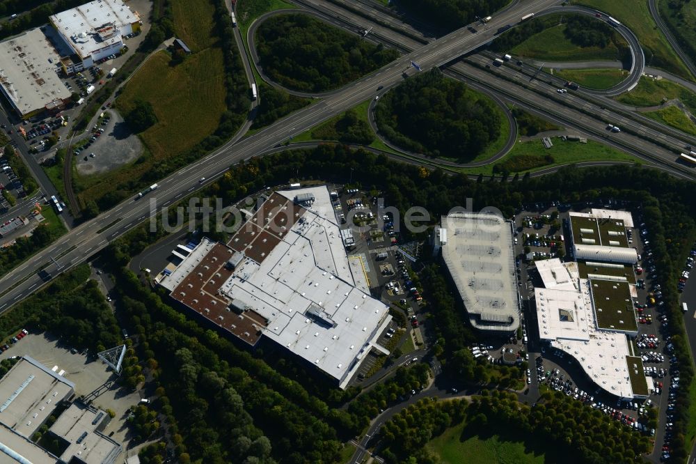 Kassel aus der Vogelperspektive: Gebäude des Einrichtungshaus - Möbelmarkt der IKEA Einrichtungshaus an der Heinrich-Hertz-Straße in Kassel im Bundesland Hessen