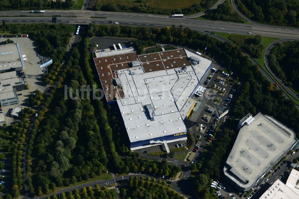 Luftaufnahme Kassel - Gebäude des Einrichtungshaus - Möbelmarkt der IKEA Einrichtungshaus an der Heinrich-Hertz-Straße in Kassel im Bundesland Hessen