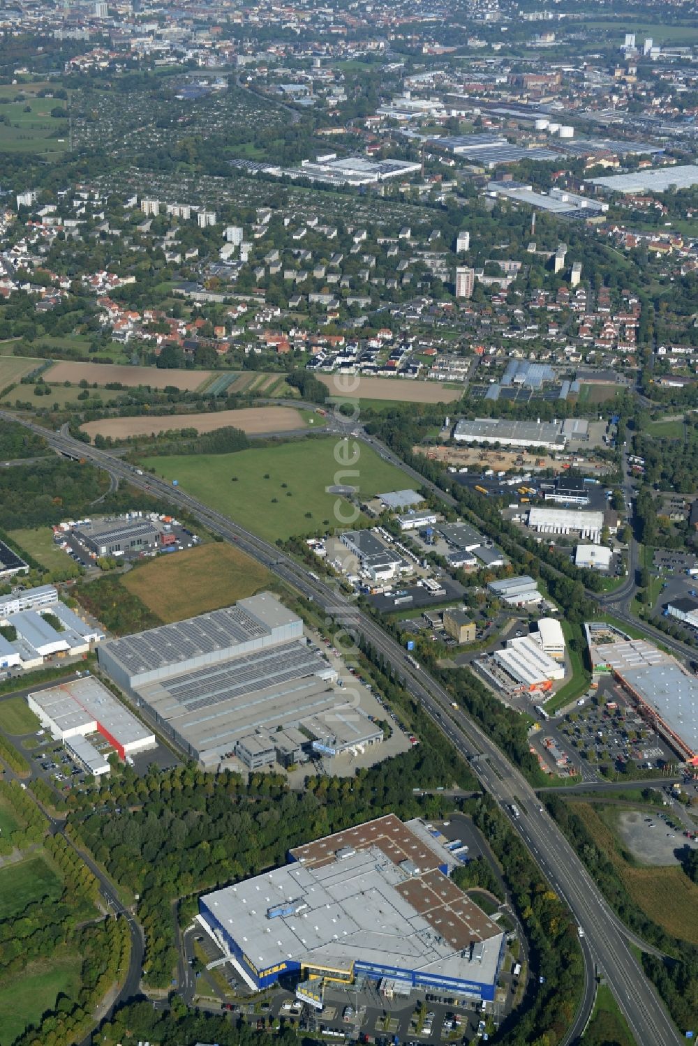 Luftbild Kassel - Gebäude des Einrichtungshaus - Möbelmarkt der IKEA Einrichtungshaus an der Heinrich-Hertz-Straße in Kassel im Bundesland Hessen