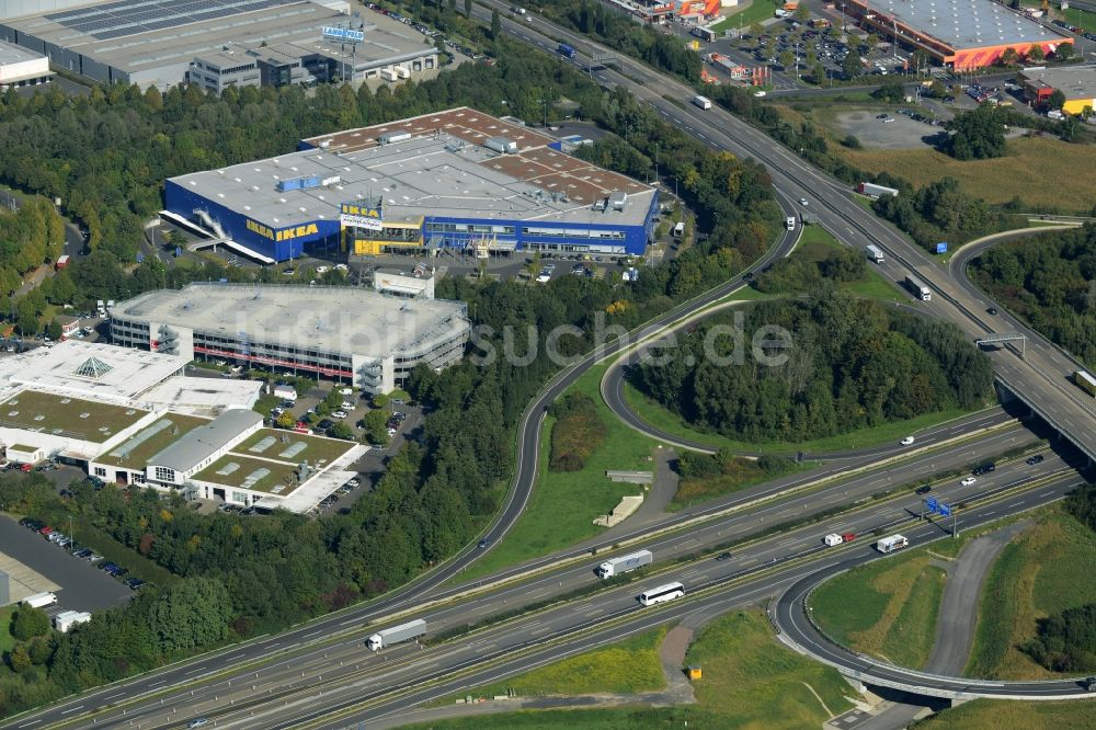 Kassel aus der Vogelperspektive: Gebäude des Einrichtungshaus - Möbelmarkt der IKEA Einrichtungshaus an der Heinrich-Hertz-Straße in Kassel im Bundesland Hessen