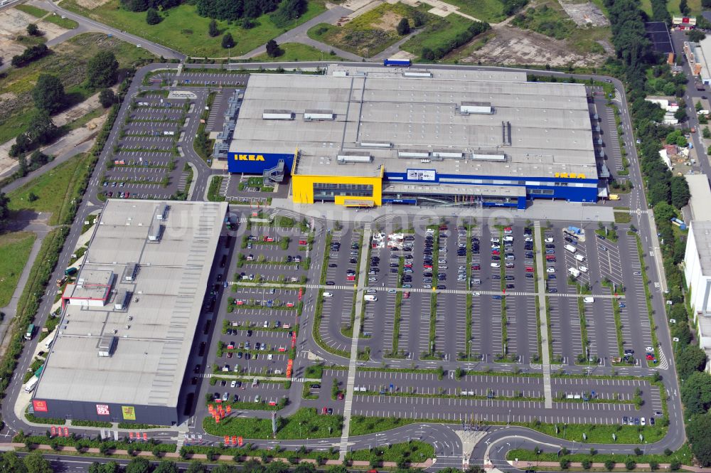 Köln aus der Vogelperspektive: Gebäude des Einrichtungshaus - Möbelmarkt IKEA Einrichtungshaus Köln-Am Butzweilerhof im Ortsteil Ossendorf in Köln im Bundesland Nordrhein-Westfalen, Deutschland