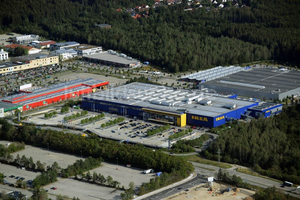 Luftaufnahme Brunnthal - Gebäude des Einrichtungshaus - Möbelmarkt der IKEA Einrichtungshaus München Brunnthal in Brunnthal im Bundesland Bayern