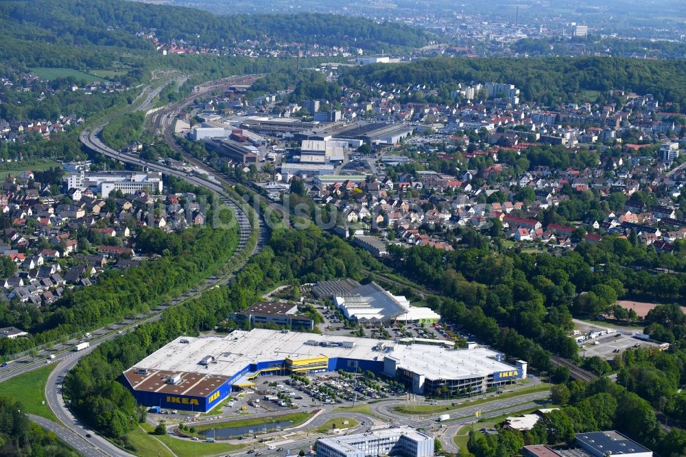 Bielefeld von oben - Gebäude des Einrichtungshaus - Möbelmarkt der IKEA furniture and interior Bielefeld am Südring im Ortsteil Brackwede in Bielefeld im Bundesland Nordrhein-Westfalen, Deutschland