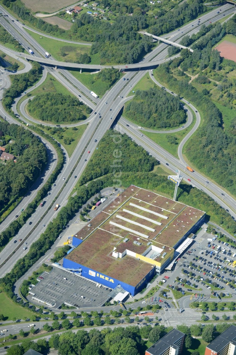 Kiel von oben - Gebäude des Einrichtungshaus - Möbelmarkt IKEA in Kiel im Bundesland Schleswig-Holstein