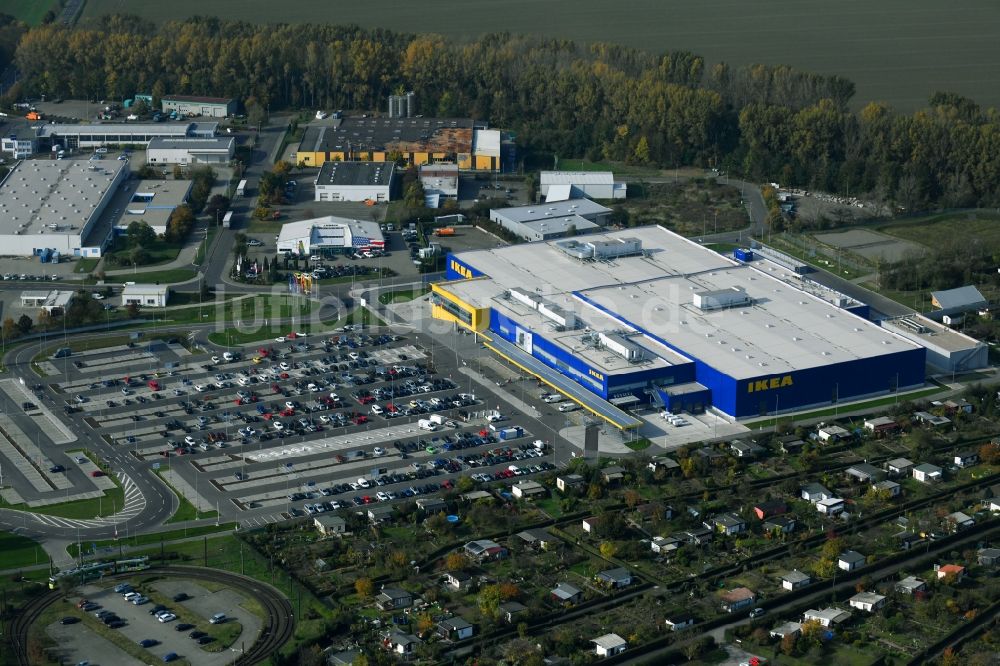 Magdeburg von oben - Gebäude des Einrichtungshaus - Möbelmarkt der IKEA Magdeburg an der Ebendorfer Chaussee im Ortsteil Kannenstieg in Magdeburg im Bundesland Sachsen-Anhalt, Deutschland