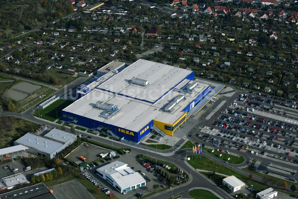 Magdeburg aus der Vogelperspektive: Gebäude des Einrichtungshaus - Möbelmarkt der IKEA Magdeburg an der Ebendorfer Chaussee im Ortsteil Kannenstieg in Magdeburg im Bundesland Sachsen-Anhalt, Deutschland