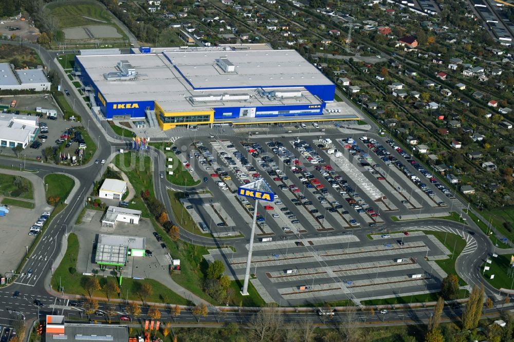 Magdeburg von oben - Gebäude des Einrichtungshaus - Möbelmarkt der IKEA Magdeburg an der Ebendorfer Chaussee im Ortsteil Kannenstieg in Magdeburg im Bundesland Sachsen-Anhalt, Deutschland